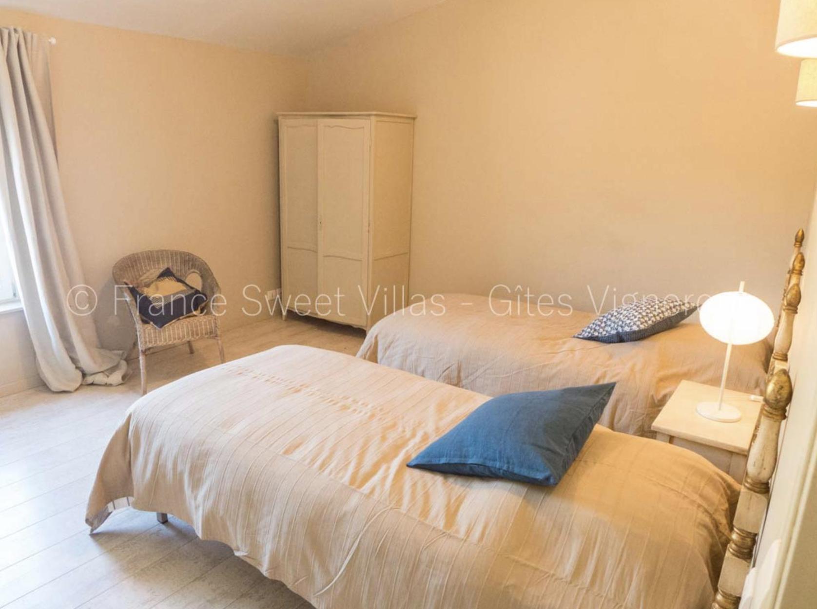 Suite Ou Chambre Privee A La Forge Des Cypres Loupia Bagian luar foto