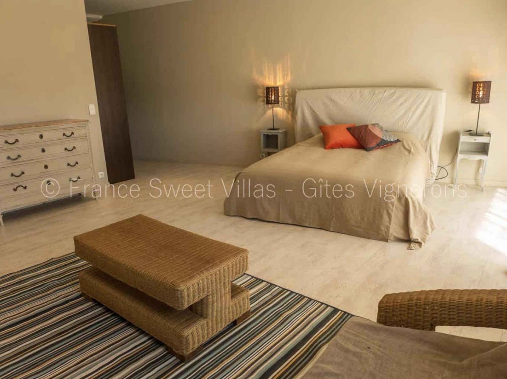 Suite Ou Chambre Privee A La Forge Des Cypres Loupia Bagian luar foto